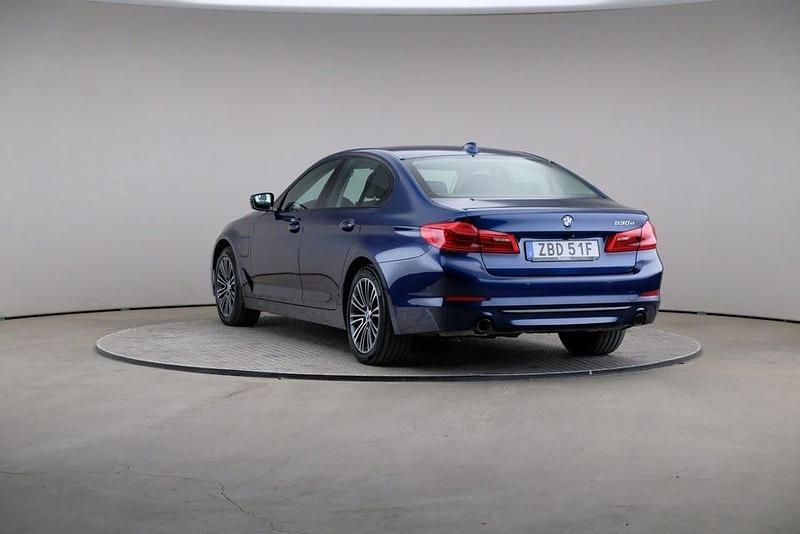 Begagnad BMW 530 iPerformance 252 HK (185 kW) 2020 Mediterranean blue (metallic)
