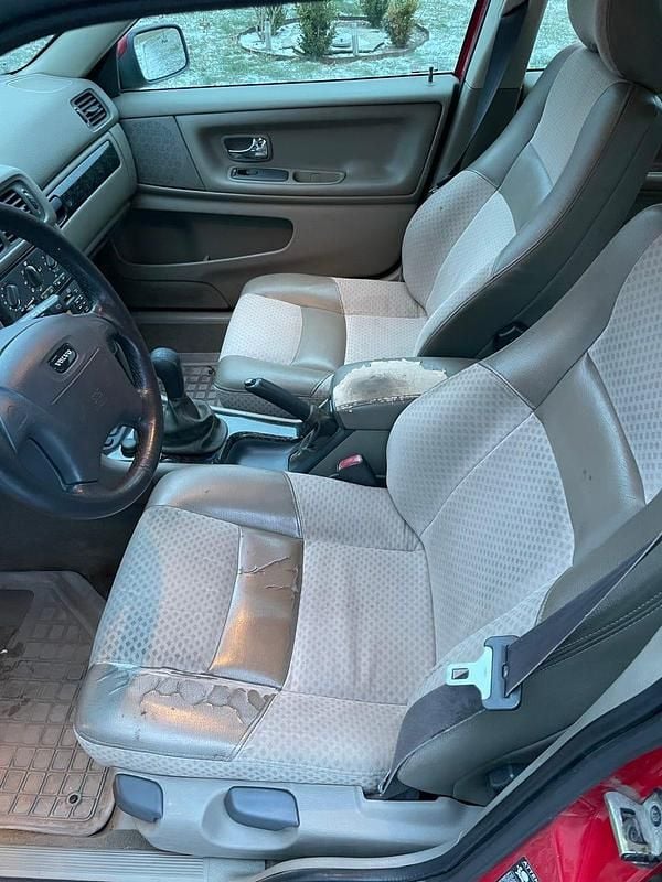 Begagnad 2000 Volvo V70 Kombi | 16 500 kr (Marknadspris) - Bild 1/4