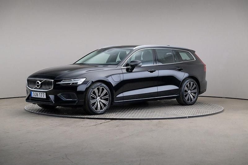 Svart Begagnad 2021 Volvo V60 Inscription Kombi | 275 000 kr (Superpris) - Bild 1/4