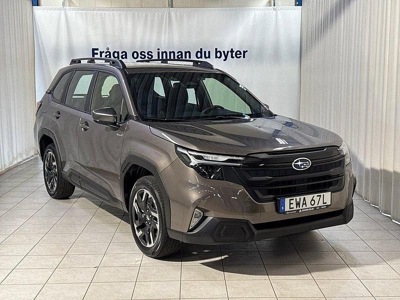 Brun Ny 2024 Subaru Forester SUV | 423 400 kr (Marknadspris) - Bild 1/4