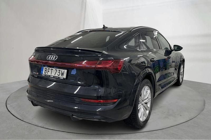 Begagnad Audi e-tron 369 kW (503 HK) 2021 Svart SUV