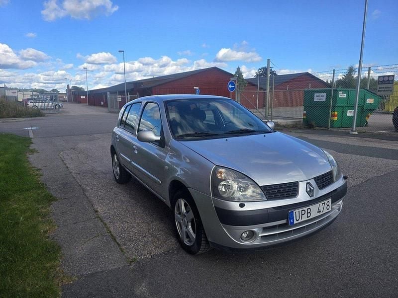 Silver Begagnad 2008 Renault Clio R.S. Halvkombi | 19 900 kr (Bra pris) - Bild 1/4