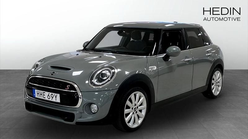 Grå (grey) Begagnad 2019 Mini Cooper S Halvkombi | 194 900 kr (Bra pris) - Bild 1/4