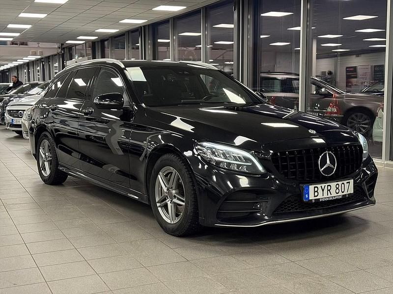 Svart Begagnad 2019 Mercedes C200 AMG line Kombi | 219 900 kr (Marknadspris) - Bild 1/3