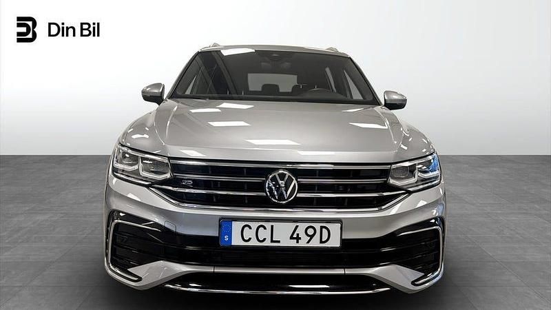 Begagnad VW Tiguan Allspace R-line 200 HK (147 kW) 2023 Silver SUV