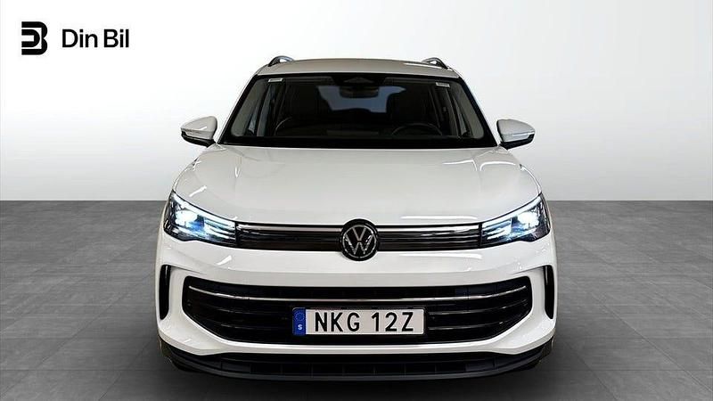 Begagnad VW Tiguan Life 150 HK (110 kW) 2024 Vit SUV