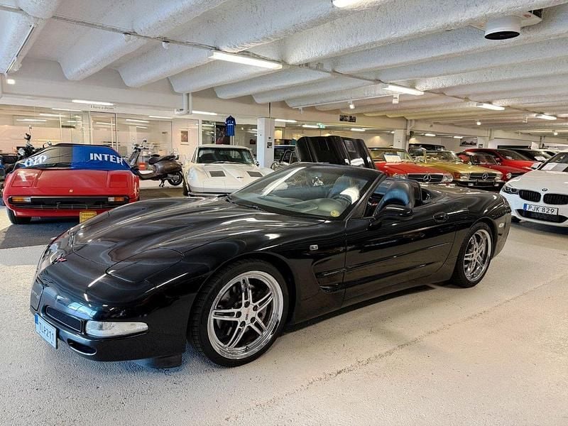 Svart Begagnad 2001 Chevrolet Corvette Cab | 199 900 kr (Superpris) - Bild 1/4