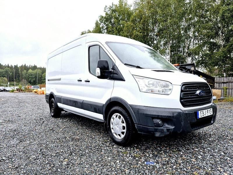 Vit Begagnad 2018 Ford Transit Van | 159 000 kr (Marknadspris) - Bild 1/4