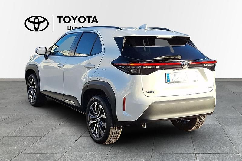 Begagnad Toyota Yaris Hybrid Active 117 HK (86 kW) 2025 Vit