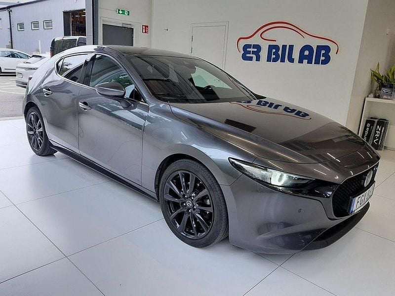 Grå Begagnad 2019 Mazda 3 Halvkombi | 229 900 kr (Lite dyr) - Bild 1/4