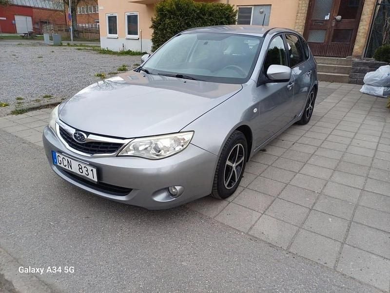 Begagnad Subaru Impreza 108 HK (79 kW) 2008 Silver Halvkombi