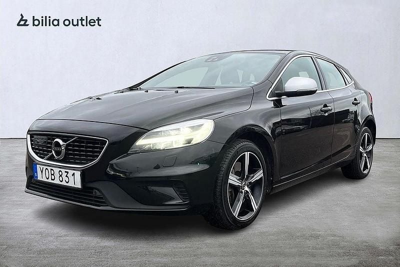 Svart Begagnad 2018 Volvo V40 R-Design Halvkombi | 219 900 kr (Lite dyr) - Bild 1/3