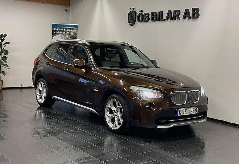 Brun Begagnad 2010 BMW X1 SUV | 99 900 kr (Marknadspris) - Bild 1/4