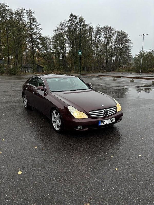 Röd Begagnad 2008 Mercedes CLS350 Sportkupé | 115 000 kr (Marknadspris) - Bild 1/4