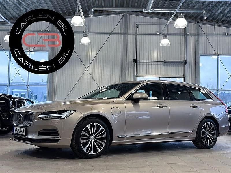 Begagnad Volvo V90 Core 350 HK (257 kW) 2022 Ljusgrå Kombi