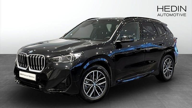 Svart Begagnad 2025 BMW X1 M Sport SUV | 578 700 kr - Bild 1/4