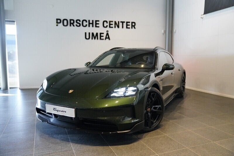 Grön Begagnad 2024 Porsche Taycan 4S Cross Turismo Sedan | 1 699 000 kr - Bild 1/4