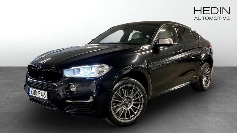 Svart (black) Begagnad 2015 BMW X6 M50 M Sport SUV | 379 900 kr (Marknadspris) - Bild 1/4