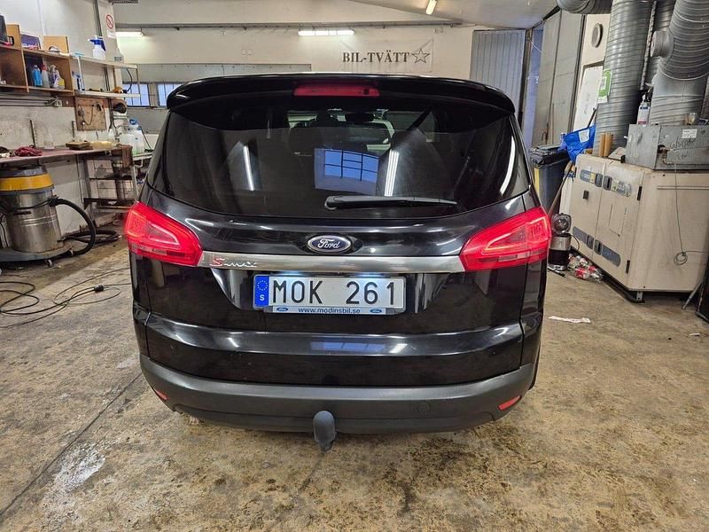 Svart Begagnad 2013 Ford S-MAX S Minibuss | 80 000 kr (Lite dyr) - Bild 1/4