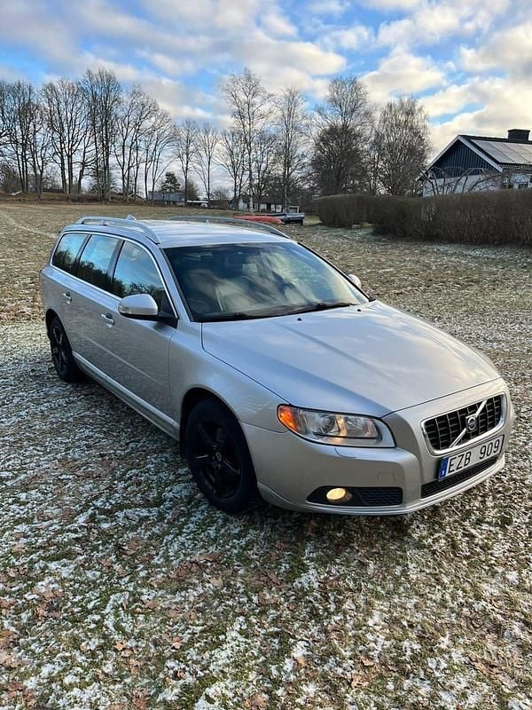 Begagnad 2009 Volvo V70 Kombi | 50 000 kr (Marknadspris) - Bild 1/4