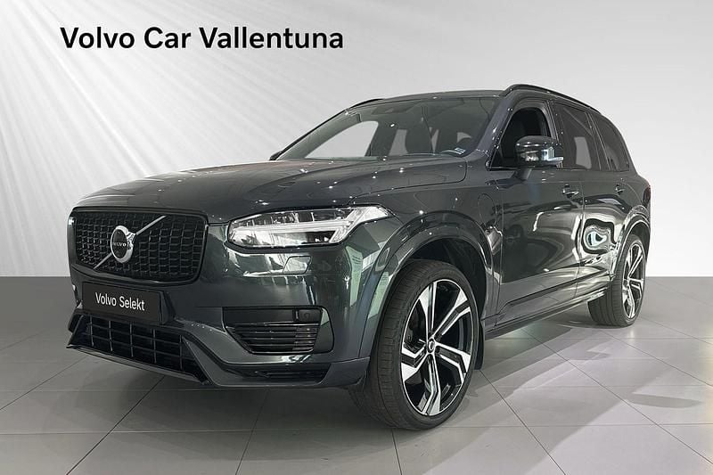 Grå Begagnad 2022 Volvo XC90 R-Design SUV | 619 900 kr (Marknadspris) - Bild 1/3