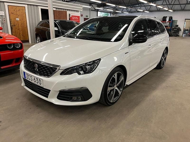 Vit Begagnad 2017 Peugeot 308 GT-line Kombi | 129 900 kr (Dyr) - Bild 1/4