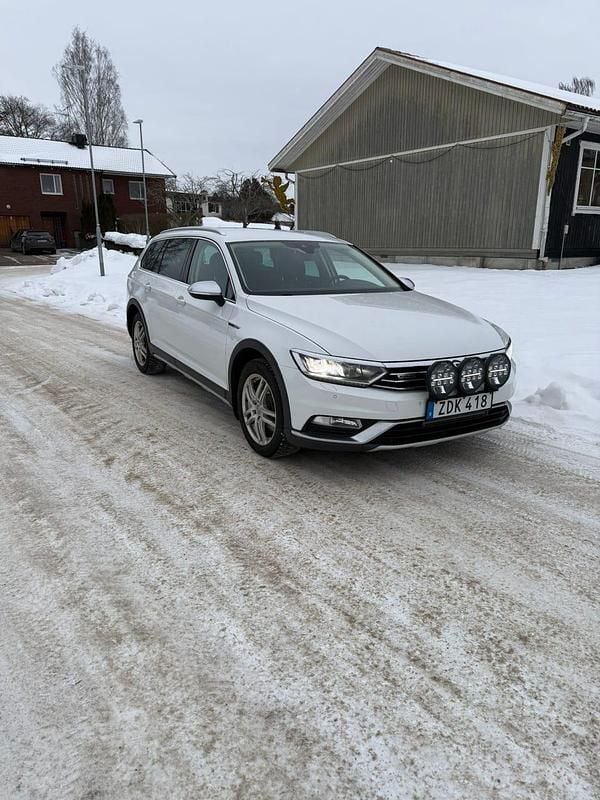 Begagnad 2018 VW Passat Alltrack Kombi | 169 000 kr (Bra pris) - Bild 1/4