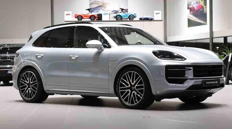 Silver Begagnad 2024 Porsche Cayenne S E-Hybrid SUV | 1 179 000 kr - Bild 1/1
