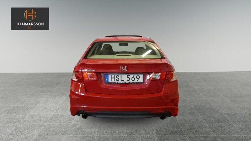 Begagnad Honda Accord Executive 202 HK (148 kW) 2009 Röd Sedan