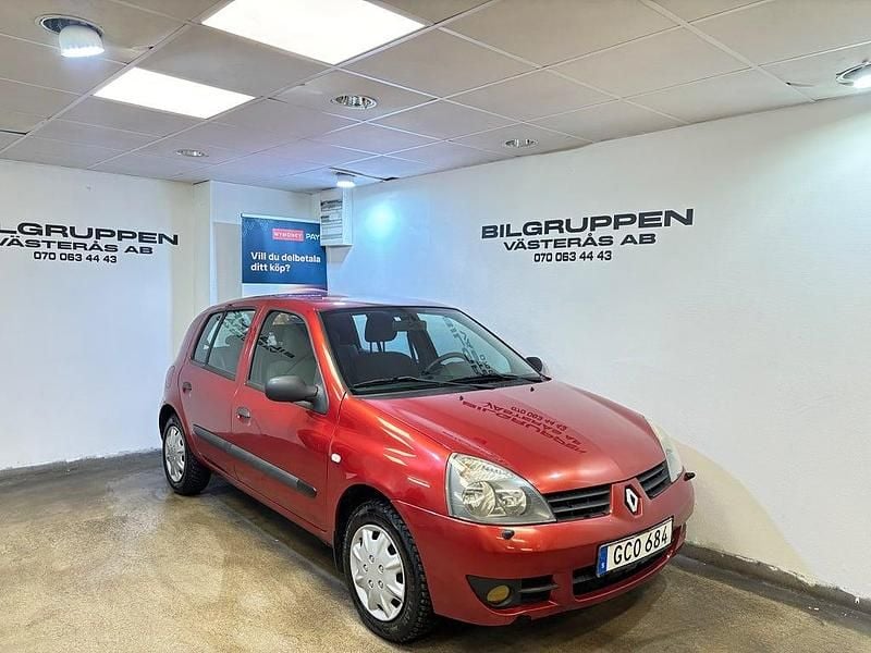 Röd Begagnad 2007 Renault Clio R.S. Halvkombi | 27 900 kr (Marknadspris) - Bild 1/4