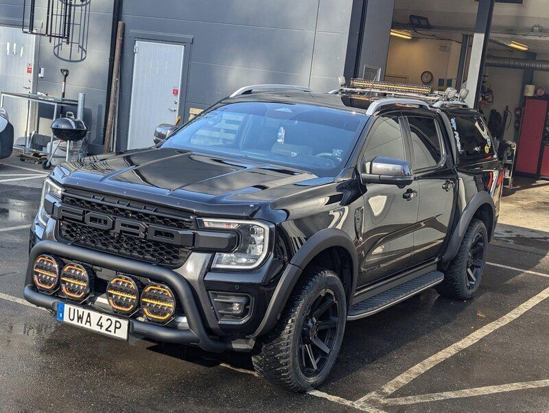 Svart Begagnad 2024 Ford Ranger Pickup | 650 000 kr - Bild 1/4