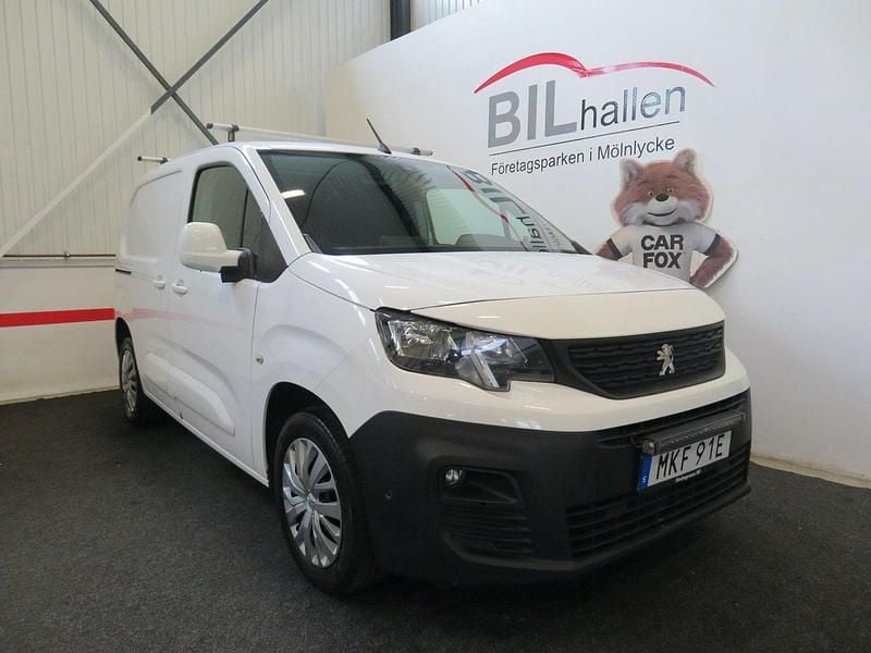 Vit Begagnad 2020 Peugeot Partner Minibuss | 109 000 kr (Bra pris) - Bild 1/4