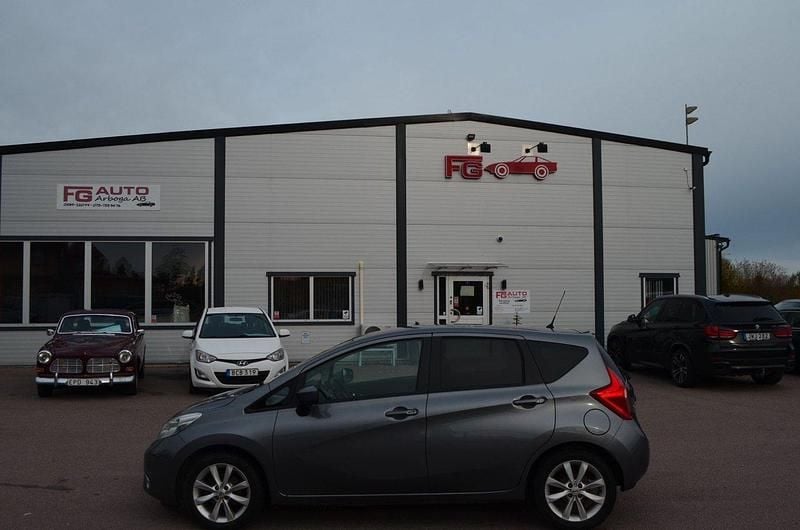Grå Begagnad 2013 Nissan Note Tekna Minibuss | 59 000 kr (Bra pris) - Bild 1/4