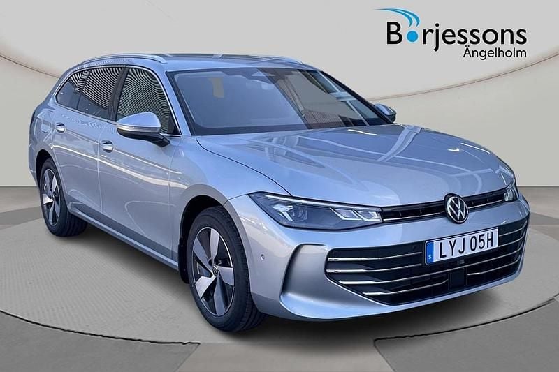 Silver Ny 2026 VW Passat | 475 200 kr (Marknadspris) - Bild 1/4