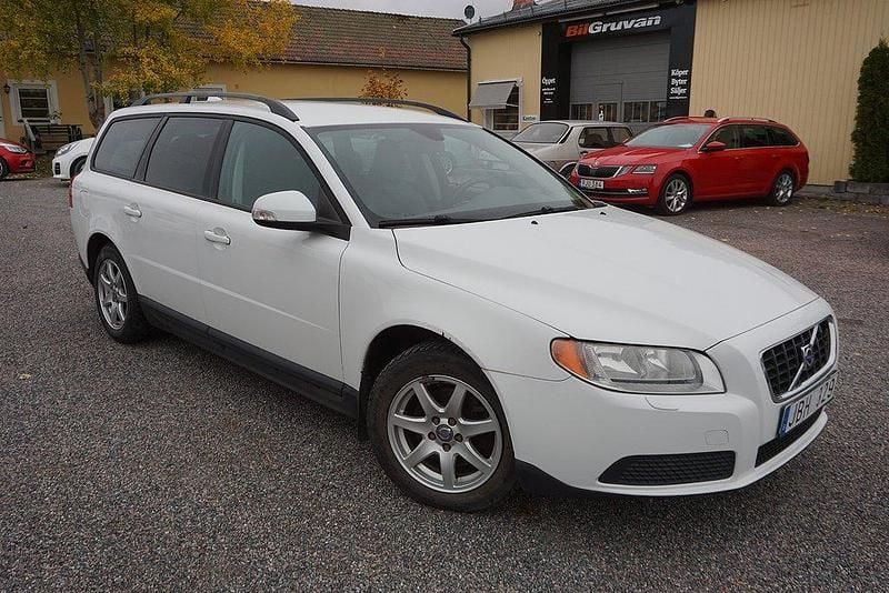 Vit Begagnad 2008 Volvo V70 Kombi | 44 900 kr (Bra pris) - Bild 1/4