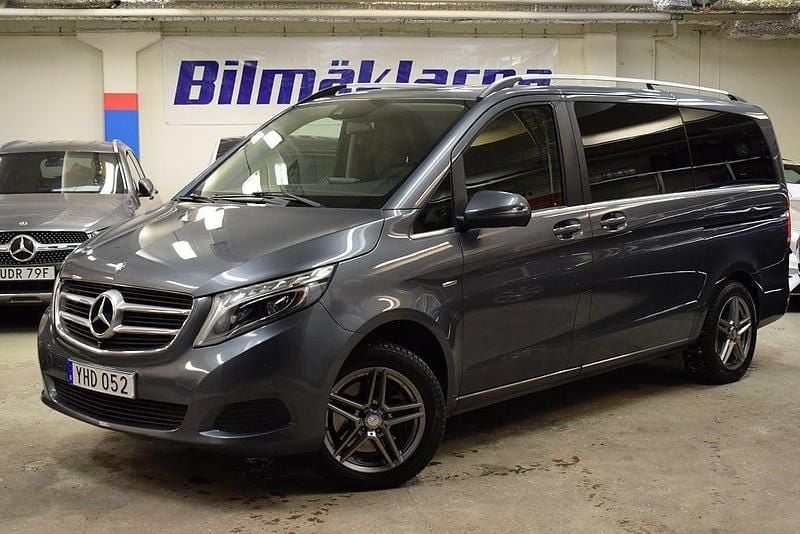 Grå Begagnad 2016 Mercedes V250 Avantgarde Minibuss | 369 000 kr (Marknadspris) - Bild 1/4