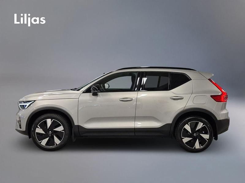 Begagnad Volvo XC40 Core 188 kW (256 HK) 2024 Silver SUV