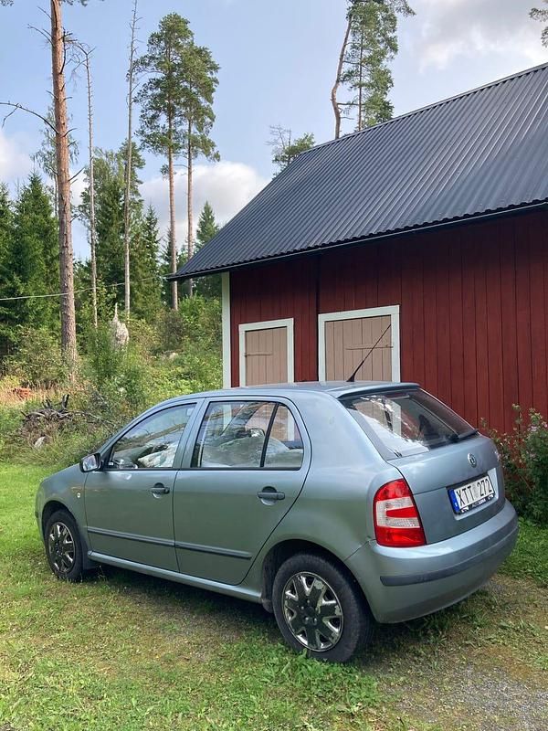 Begagnad 2006 Skoda Fabia Halvkombi | 23 000 kr (Lite dyr) - Bild 1/4
