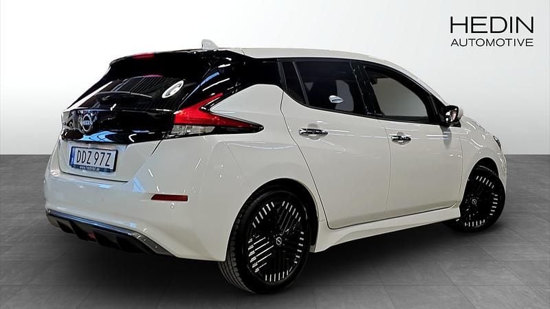 Begagnad Nissan Leaf N-Connecta 108 kW (147 HK) 2023 Vit Halvkombi