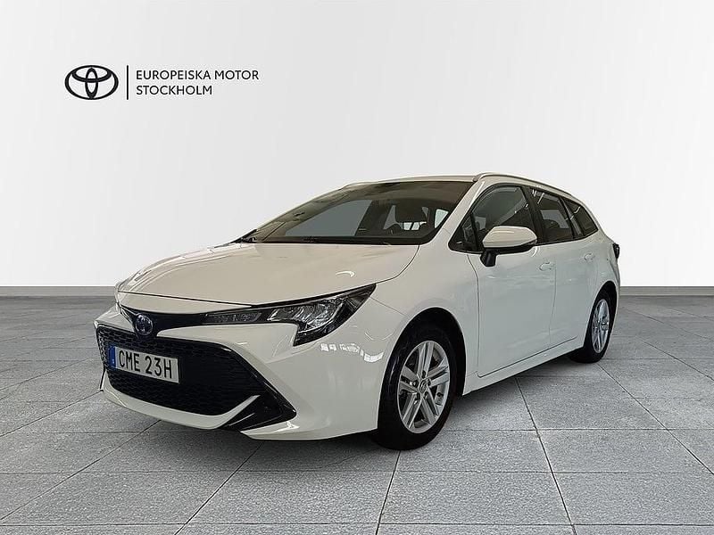 Vit Begagnad 2022 Toyota Corolla Active Kombi | 249 900 kr (Bra pris) - Bild 1/4