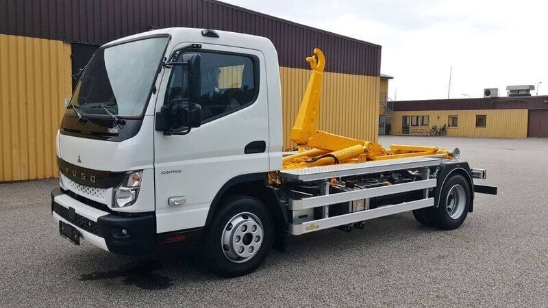 Ny 2024 Mitsubishi Canter Van | 1 175 000 kr - Bild 1/4