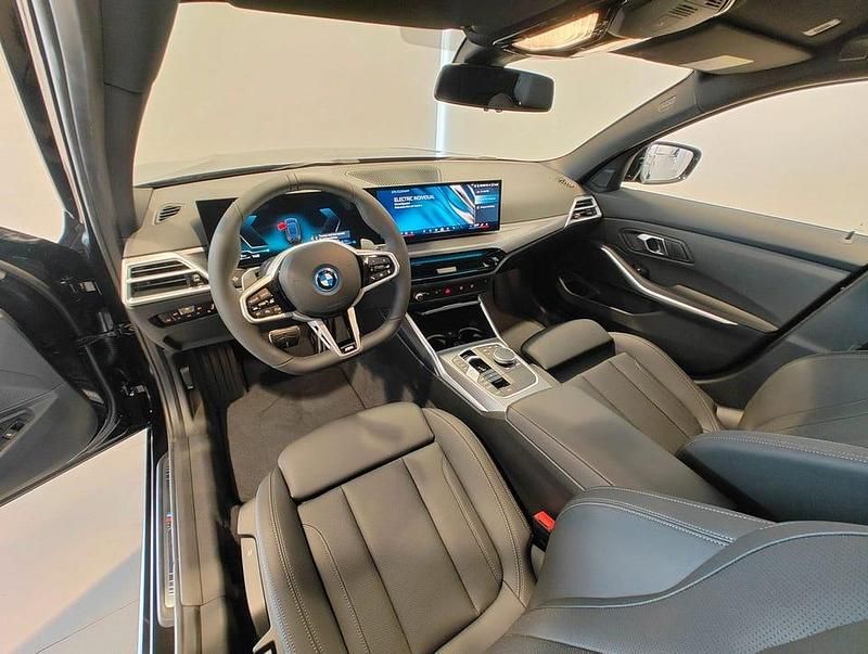 Ny BMW 330 M Sport 292 HK (214 kW) 2025 Svart Kombi