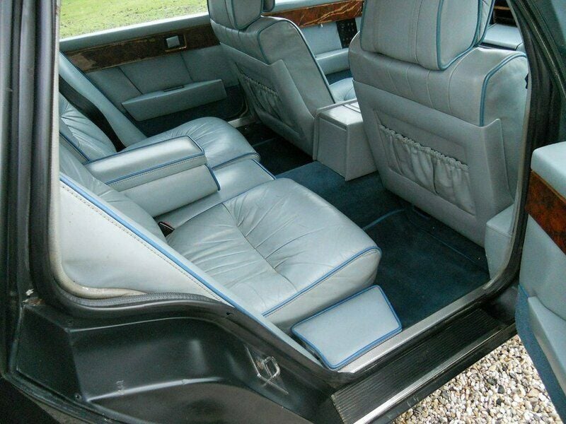 Begagnad Aston Martin Lagonda 283 HK (208 kW) 1983 Svart Sedan