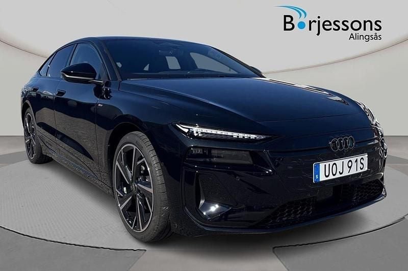 Svart Begagnad 2025 Audi e-tron S-Line SUV | 749 900 kr - Bild 1/4