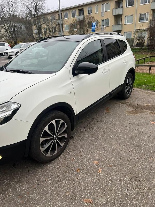 Begagnad 2013 Nissan Qashqai +2 SUV | 79 400 kr (Marknadspris) - Bild 1/4