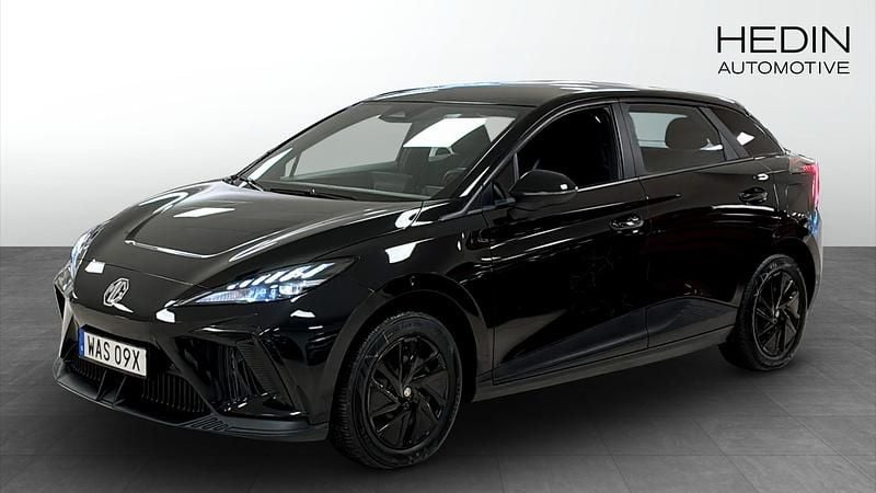 Svart Begagnad 2023 MG MG4 EV Halvkombi | 259 900 kr (Marknadspris) - Bild 1/4