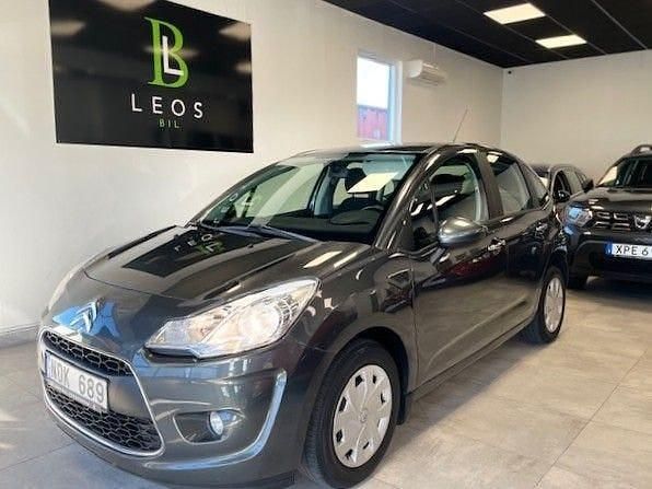 Grå Begagnad 2012 Citroën C3 Halvkombi | 59 900 kr (Lite dyr) - Bild 1/4