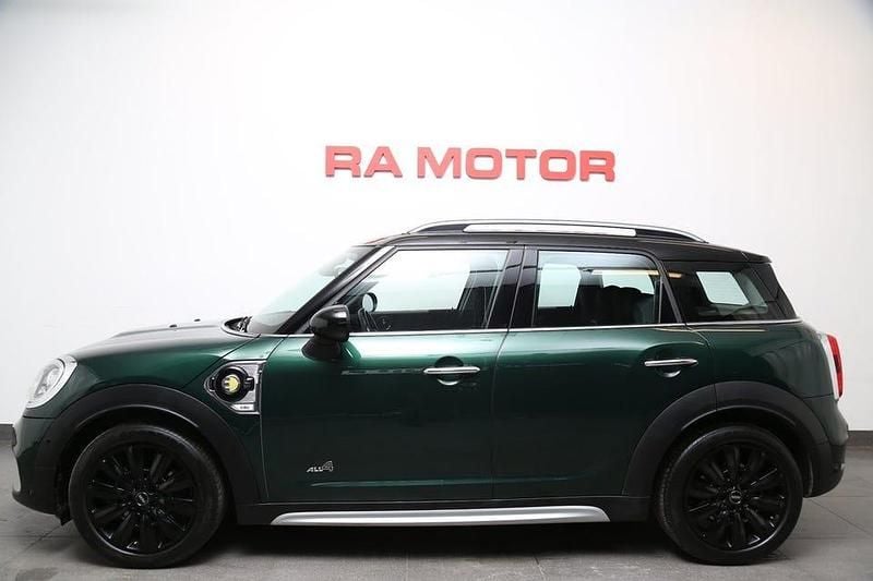 Begagnad Mini Cooper Countryman Salt 224 HK (164 kW) 2019 British racing green metallic SUV