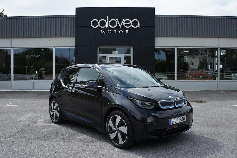 Svart Begagnad 2016 BMW i3 Comfort Edition Halvkombi | 139 900 kr - Bild 1/4