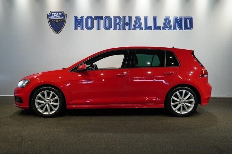 Röd Begagnad 2017 VW Golf VII R-line Halvkombi | 159 900 kr (Bra pris) - Bild 1/4